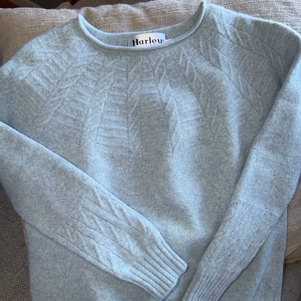 Harley of Scotland superfine lambs wool knitted jumper. Size medium